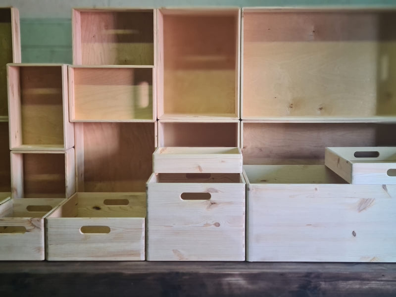 Load image into Gallery viewer, HighFive Pine Wood Box 40 X 30 X 23 cm OB5 Box with Handle pin bedroom deco box room deco wood wooden 05027e82-21a0-484d-b8f4-8c5bed27c0fd_b573c793-ce99-4551-9cb0-fcf948fa4b69