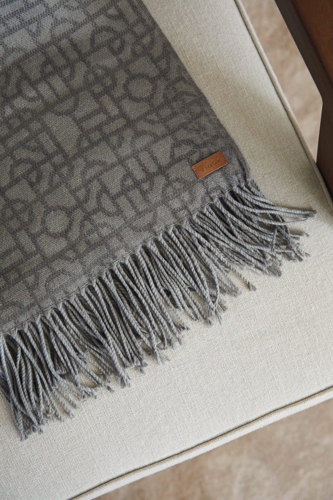 Load image into Gallery viewer, Vers blanket - Custom Wood Designs