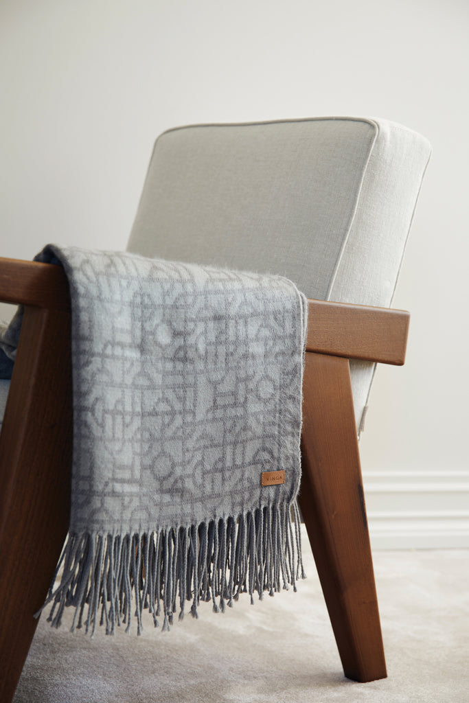 Load image into Gallery viewer, Vers blanket - Custom Wood Designs
