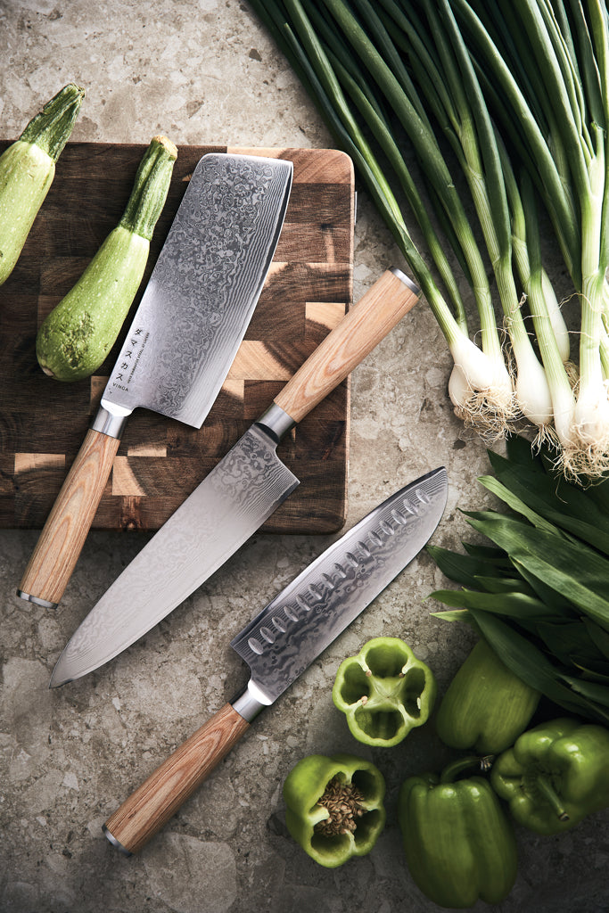 Load image into Gallery viewer, Vinga Hattasan Damascus Santoku knife with wooden handle, kitchen chef's knife for precise slicing and chopping.