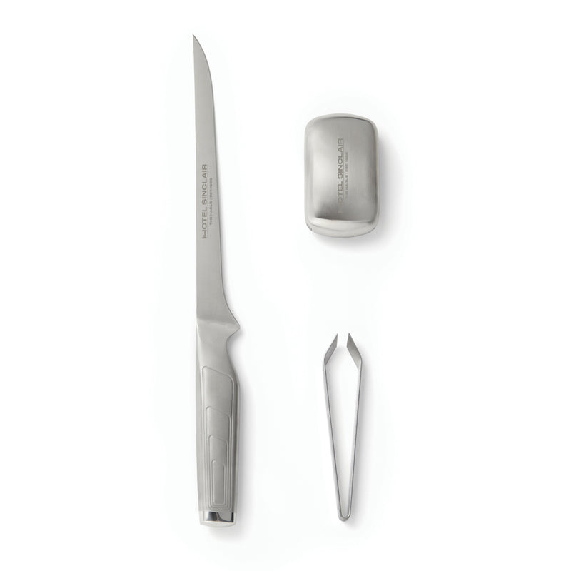 Load image into Gallery viewer, Vinga Hattasan fillet set for home and living, featuring sleek design and multiple fillet knives for seafood preparation.