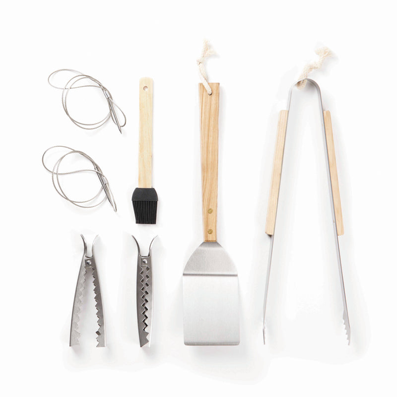 Load image into Gallery viewer, Vinga Paso grill tongs in stainless steel, featuring a locking mechanism and heat-resistant handles for grilling and barbecuing.