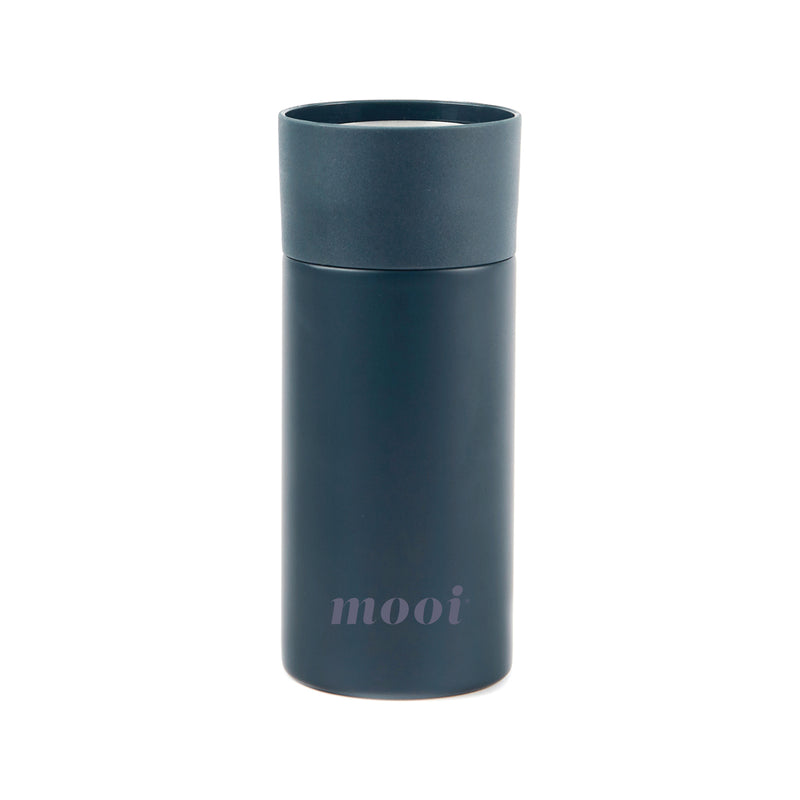 Load image into Gallery viewer, Vinga Otis thermo to-go mug in black, insulated drinkware with a sleek design for hot and cold beverages on the go.