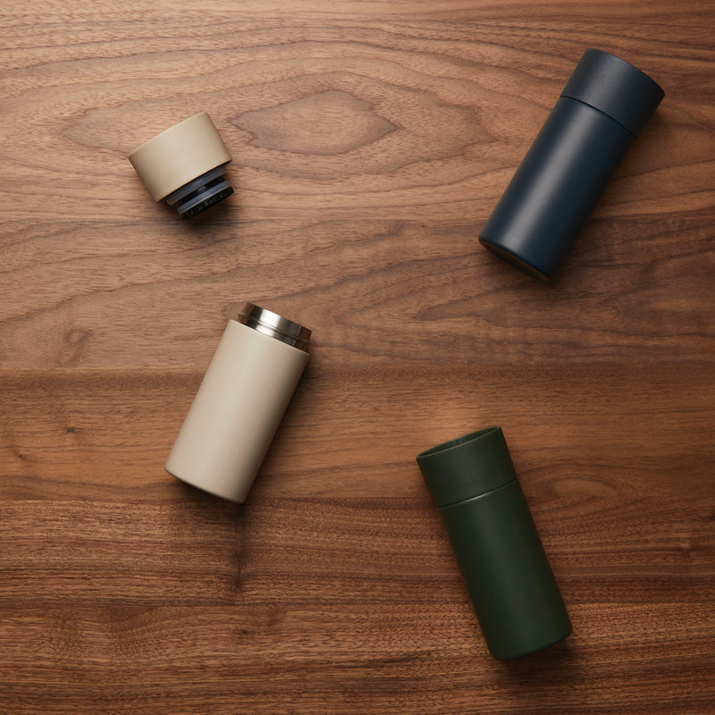Load image into Gallery viewer, Vinga Otis thermo to-go mug in stainless steel, insulated drinkware with a black lid and modern design for hot and cold beverages.
