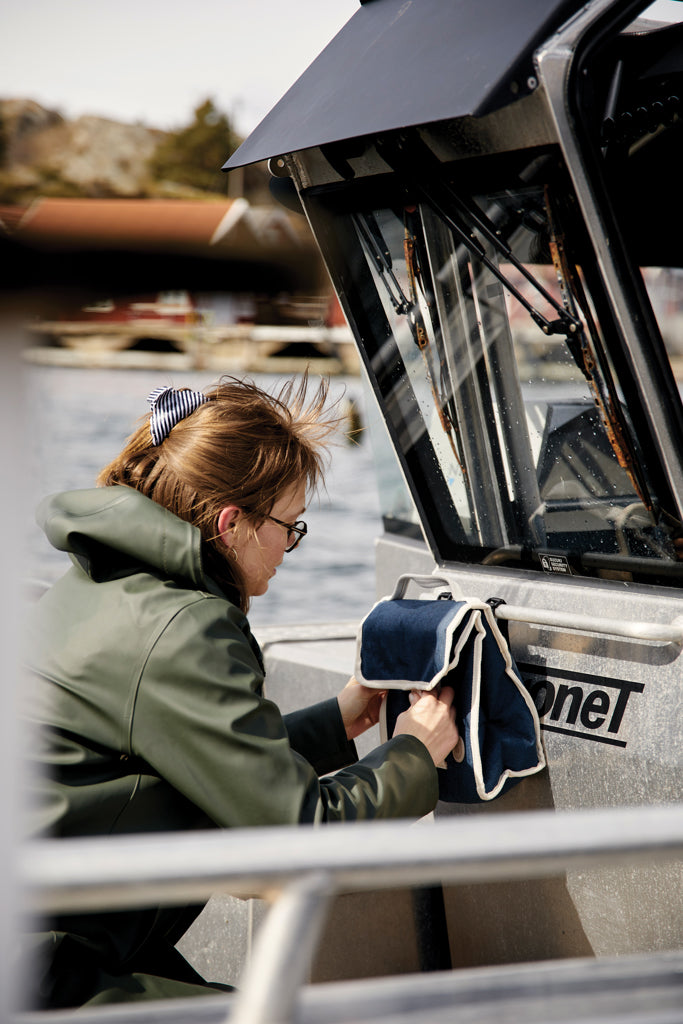 Load image into Gallery viewer, Day-trip cooler bag - Custom Wood Designs