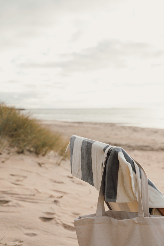 Load image into Gallery viewer, Valmer lounge chair towel