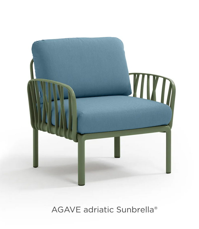 Load image into Gallery viewer, Nardi Komodo modular outdoor armchair by Custom Wood Designs, featuring sunbrella fabric and stylish design for outdoor seating.