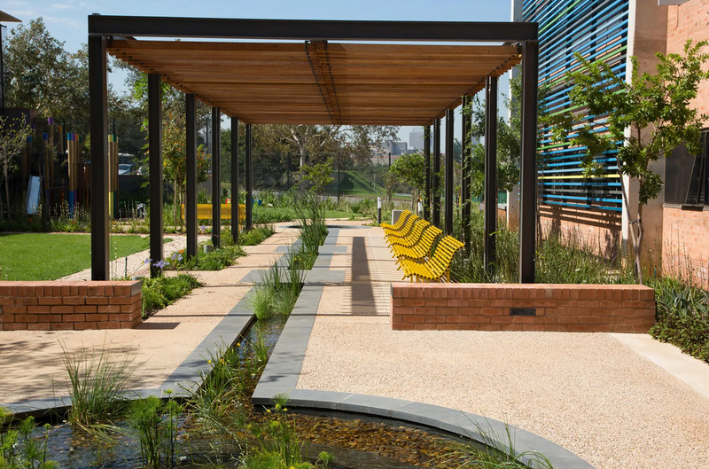 Load image into Gallery viewer, Louisiane 200cm outdoor folding metal bench by Fermob, designed for garden seating, featuring a sturdy 4-seater structure.