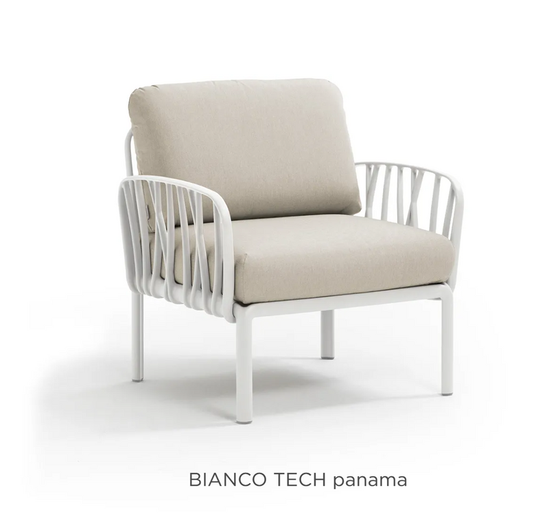 Load image into Gallery viewer, Nardi outdoor Komodo Poltrona modular armchair by Custom Wood Designs, featuring Sunbrella fabric for outdoor lounging.