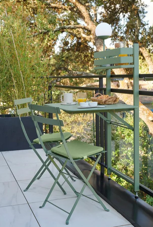 Load image into Gallery viewer, Fermob Bistro Metal Folding Chair for outdoor dining, featuring a sleek metal design and comfortable seating.