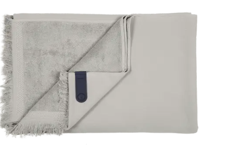 Load image into Gallery viewer, Color mix Fermob fouta towel measuring 200 x 100 cm with vibrant, woven fabric and striped design on a white background.