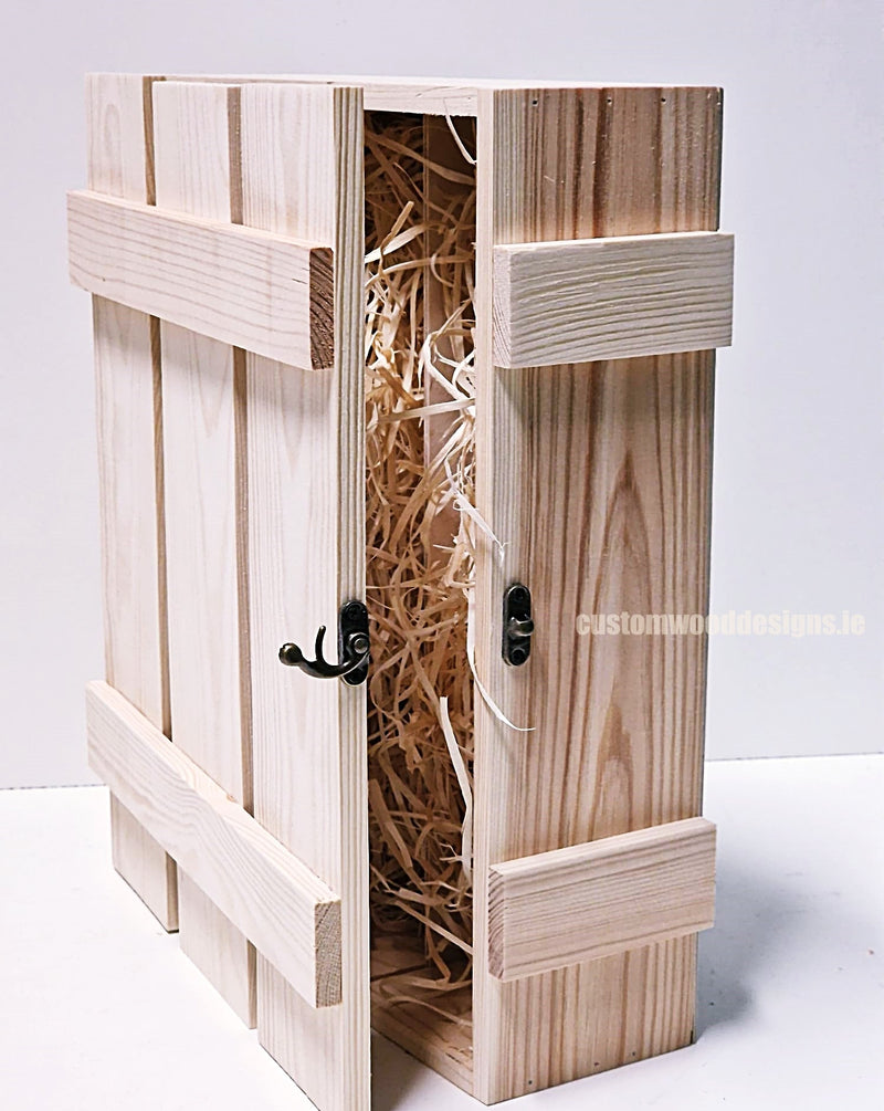 Load image into Gallery viewer, Rustic 3 Bottle Box - Natural x 25 Corporate Gift Box with Wood Wool Custom Wood Designs __label: Multibuy box corporate gift hamper triple wine box wood wool CustomWoodDesignsIrelandCorporategiftboxesBottleBoxesGiftingboxesforbottleslaserengravedbottleboxespersonalisedbottleboxesCorporateboxesrusticboxwinebo_18_af3595d3-2832-4a3b-a05e-ebaff6f15bda