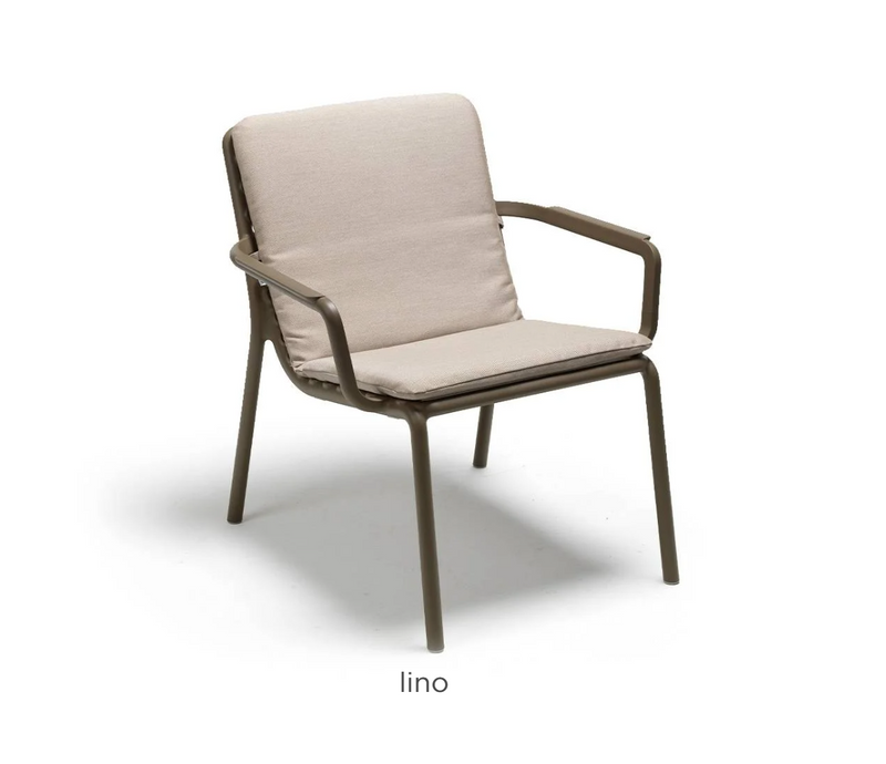 Load image into Gallery viewer, Nardi Doga outdoor cushion with beige fabric and plush filling, designed for outdoor dining furniture.