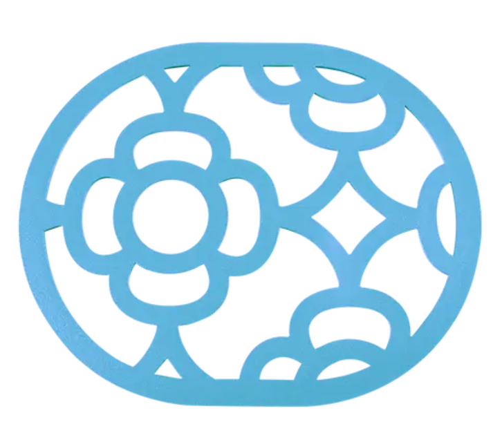 Load image into Gallery viewer, Fermob LORETTE Maya Blue non-slip metal trivet pad measuring 22x17.5 cm, designed to protect surfaces from hot cookware.