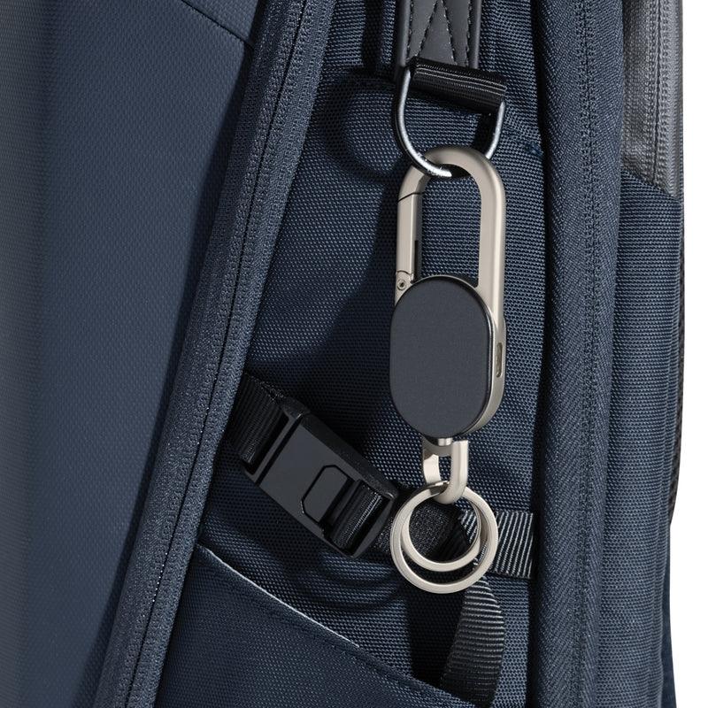 Load image into Gallery viewer, XD Collection keyfinder keychain with USB-C, features worldwide location tracking, designed for phone and tablet accessories.
