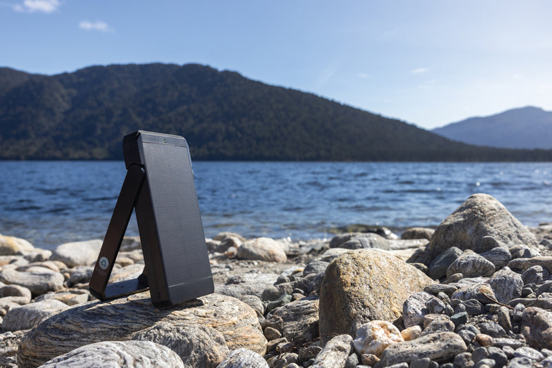 Load image into Gallery viewer, Skywave RCS recycled plastic solar powerbank 10,000mAh for phones and tablets, XD Xclusive accessory with solar charging feature.