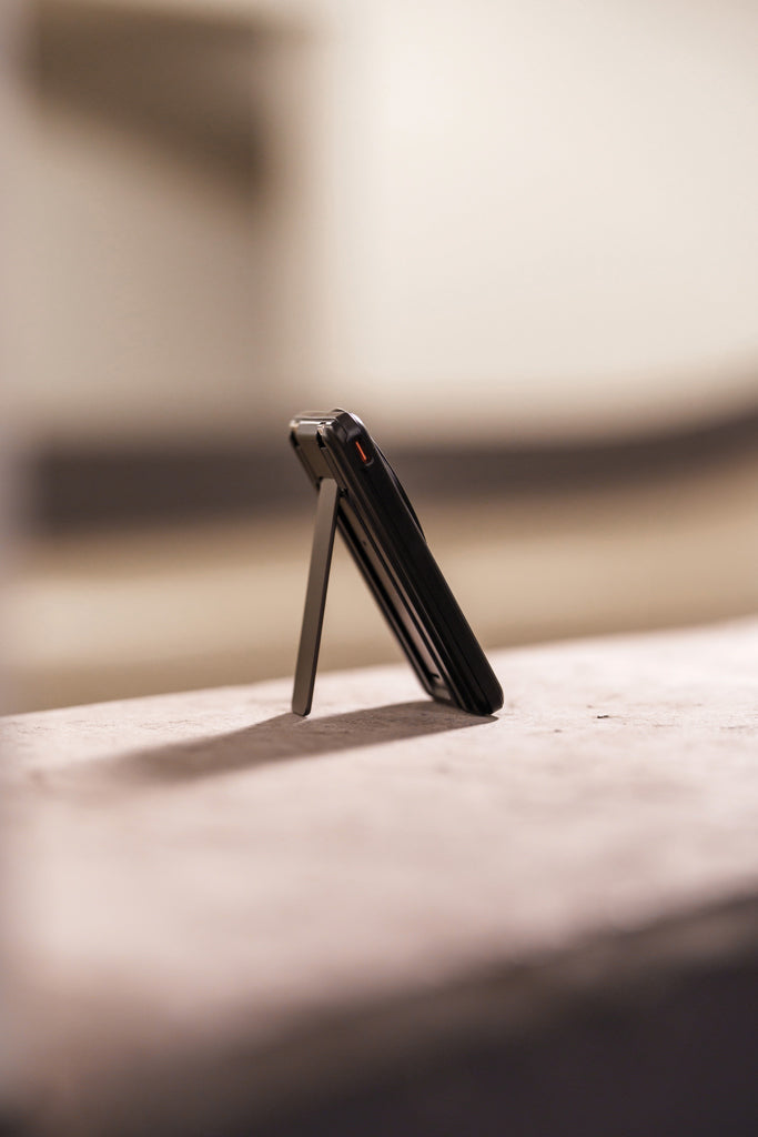 Load image into Gallery viewer, Urban Vitamin Redwood 5in1 5000mah 20W PD magnetic powerbank - Custom Wood Designs