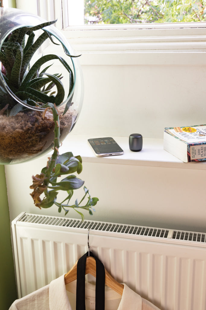 Load image into Gallery viewer, Mini aluminium wireless speaker - Custom Wood Designs