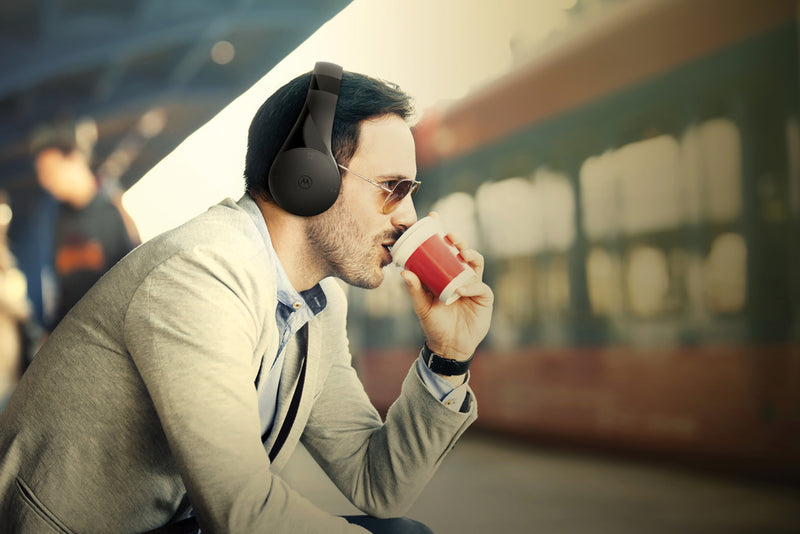 Load image into Gallery viewer, Motorola MOTO XT500 wireless over-ear headphones with cushioned ear cups and adjustable headband, designed for comfortable listening.