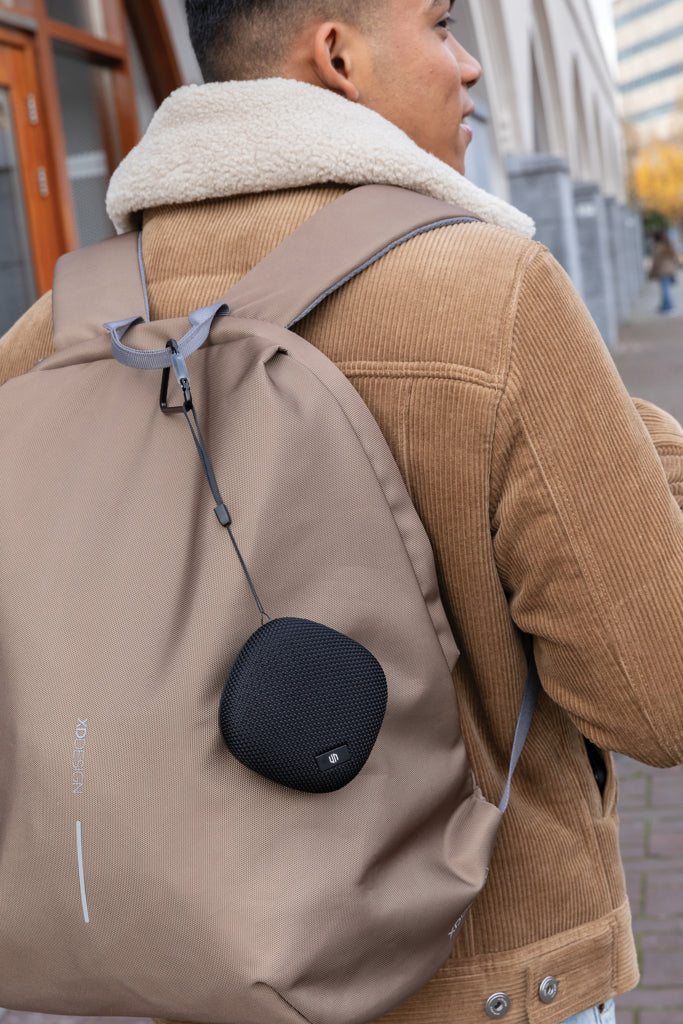 Load image into Gallery viewer, Urban Vitamin Hayward IPX7 waterproof 5W speaker - Custom Wood Designs