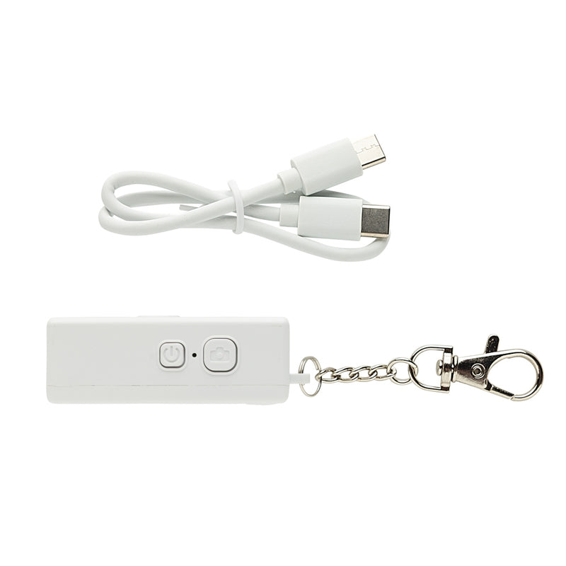 Load image into Gallery viewer, Recycled Cliq it RCS keychain camera attached to a phone, XD Xclusive phone and tablet accessory with compact design.