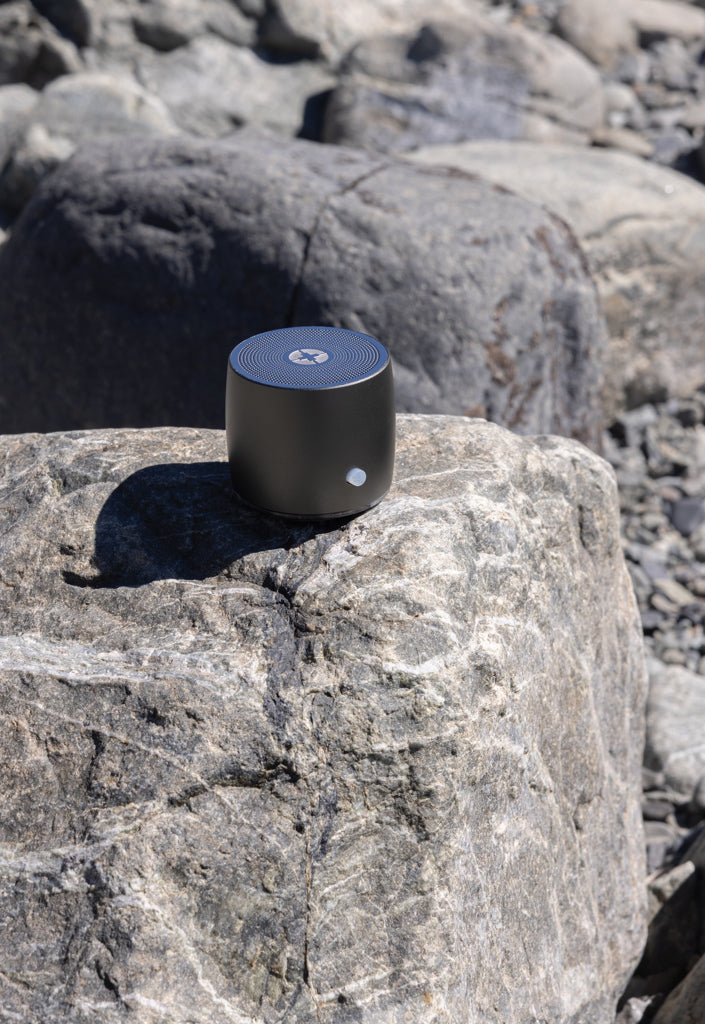 Load image into Gallery viewer, Swiss Peak RCS recycled aluminum 3W bass speaker - Custom Wood Designs