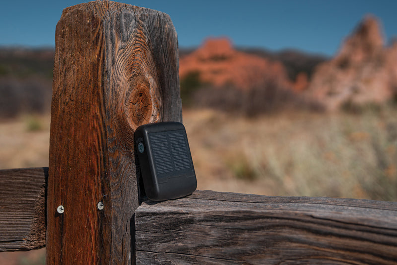 Load image into Gallery viewer, Skywave RCS recycled plastic solar earbuds - Custom Wood Designs