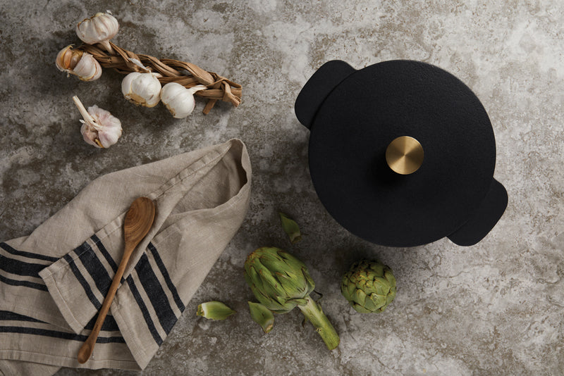 Load image into Gallery viewer, Ukiyo cast iron pan large - Custom Wood Designs