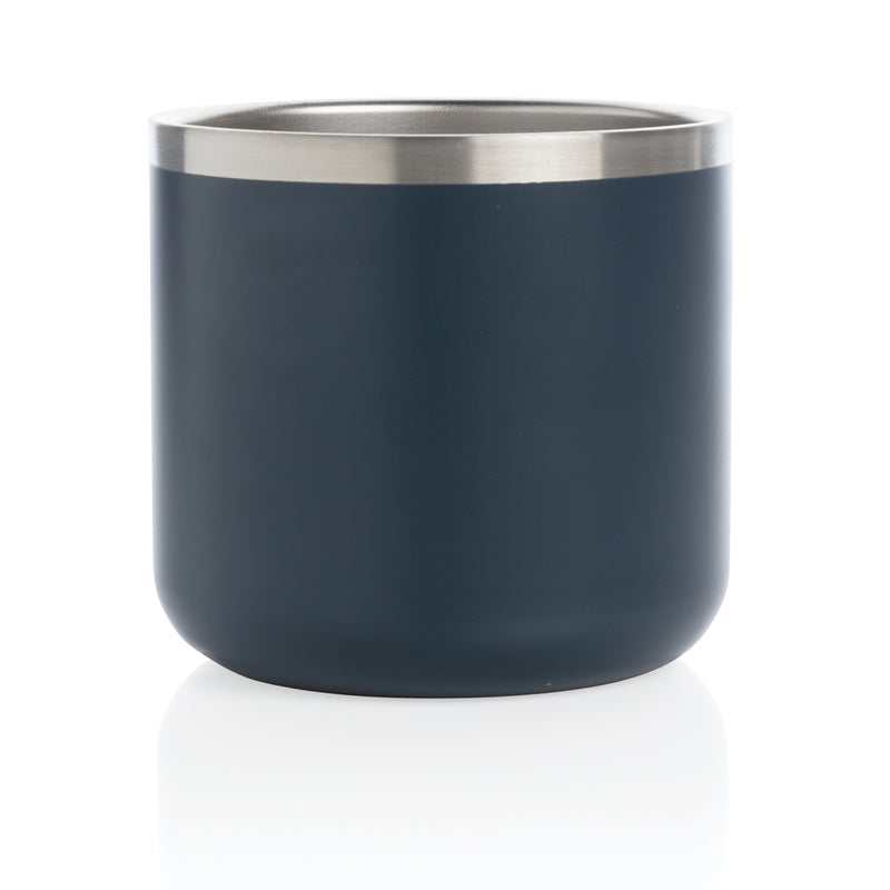 Load image into Gallery viewer, Stainless steel camp mug from XD Collection, durable drinkware with a handle, ideal for camping and outdoor use.