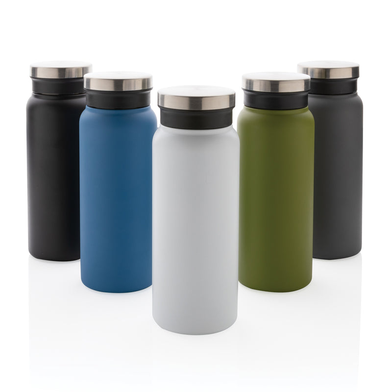 Load image into Gallery viewer, Recycled stainless steel vacuum bottle by XD Collection, 600ML drinkware with a sleek, durable design and spill-proof lid.