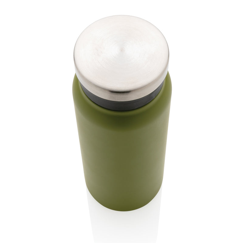 Load image into Gallery viewer, Recycled stainless steel vacuum bottle from XD Collection, 600ML drinkware with sleek design and secure lid for hot or cold beverages.
