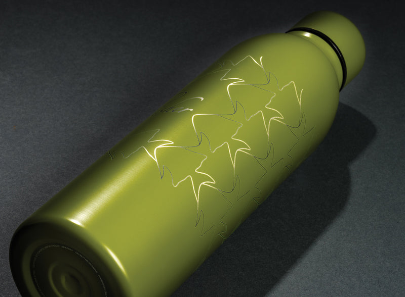 Load image into Gallery viewer, Recycled stainless steel vacuum bottle by XD Collection, 500ML drinkware with sleek design and secure lid.