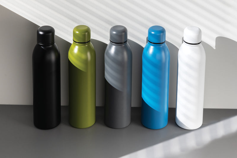 Load image into Gallery viewer, Recycled stainless steel vacuum bottle by XD Collection, 500ML drinkware with sleek design and insulated for hot or cold beverages.