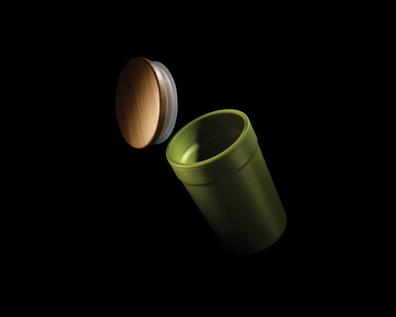 Load image into Gallery viewer, Reusable GRS certified recycled polypropylene mug with bamboo lid from XD Collection, showcasing eco-friendly drinkware.