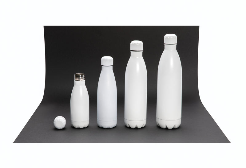 Load image into Gallery viewer, Solid color stainless steel vacuum bottle, 750ml, from XD Collection, with a sleek drinkware design and secure screw lid.