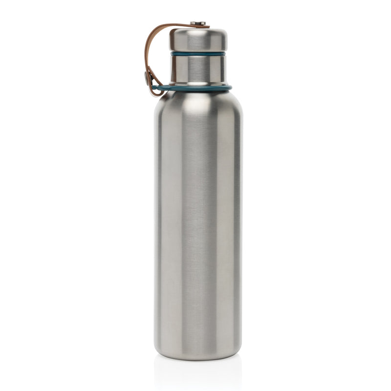 Load image into Gallery viewer, Black + Blum 750ml insulated water bottle, large drinkware with stainless steel body and leak-proof cap, suitable for hot and cold liquids.