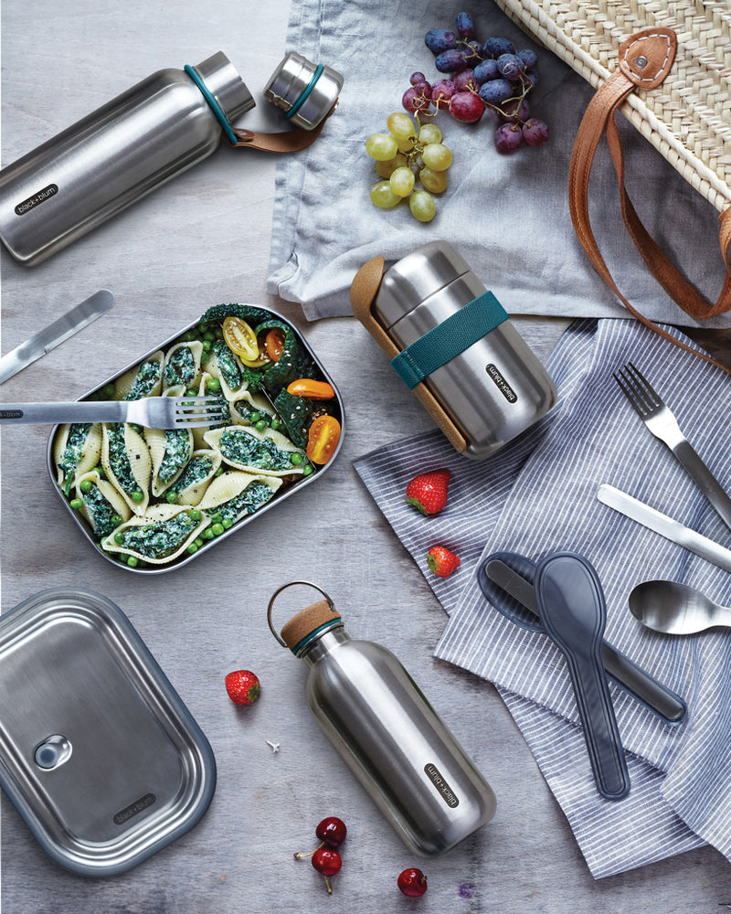 Load image into Gallery viewer, Black + Blum large 750ml insulated water bottle, stainless steel drinkware with a sleek design and secure screw-top lid.