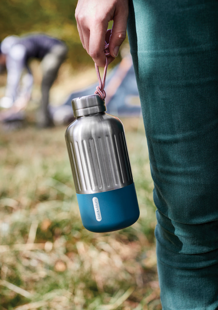 Load image into Gallery viewer, Black + Blum Explorer insulated large 850ml drinkware bottle with a sleek design and secure lid.