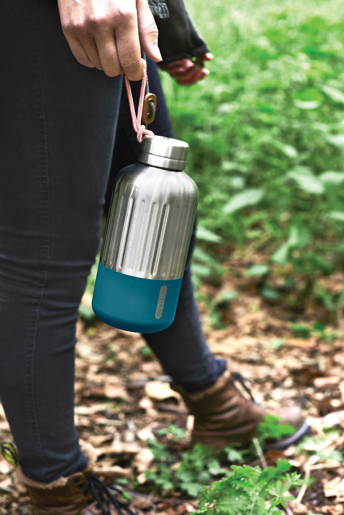 Load image into Gallery viewer, Black + Blum Explorer insulated 850ml bottle, large drinkware with a sleek design and secure lid for keeping beverages hot or cold.