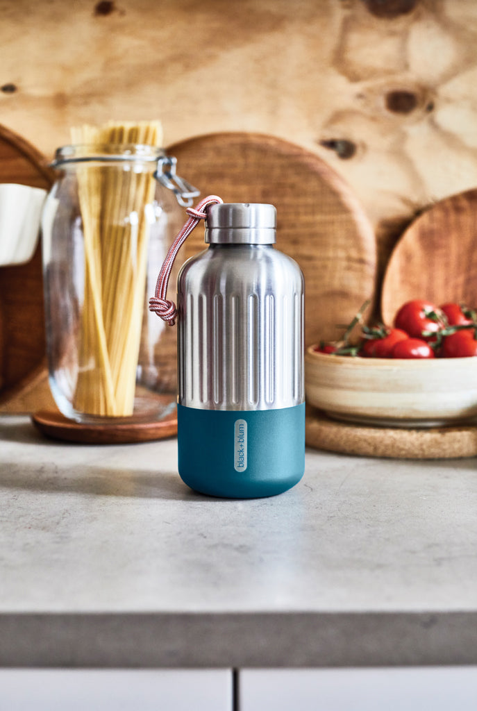 Load image into Gallery viewer, Black + Blum Explorer insulated 850ml drinkware bottle with a sleek, large design for hot and cold beverages.