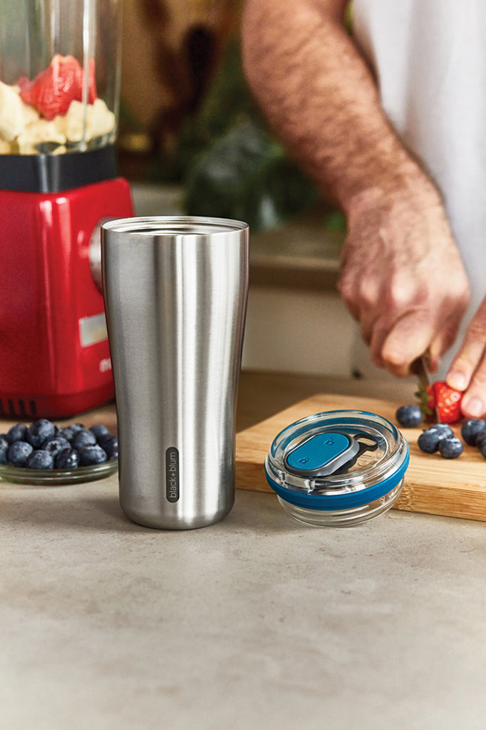 Load image into Gallery viewer, Black + Blum insulated travel tumbler, 600ml, stainless steel drinkware with a sleek design for hot and cold beverages.