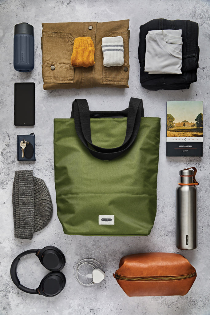 Load image into Gallery viewer, Black + Blum 16L insulated outdoor cooler tote bag with zipper closure, designed for keeping food and drinks cool.