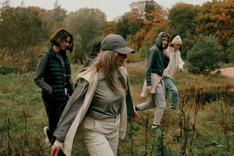 Load image into Gallery viewer, Impact AWARE™ RPET 6-panel sports cap by XD Collection, featuring sustainable recycled PET fabric, in a sleek, sporty design.