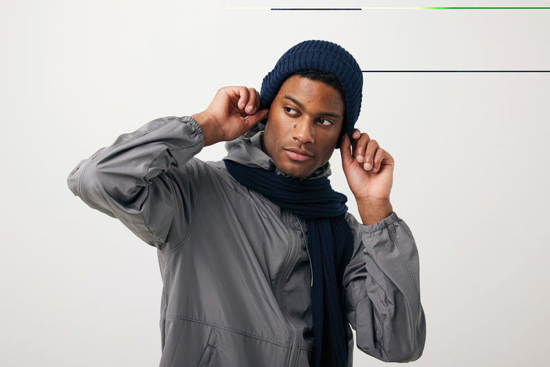 Load image into Gallery viewer, Impact AWARE™ Polylana® knitted scarf by XD Collection, 180x25cm, showcasing soft, eco-friendly headwear with a textured knit pattern.