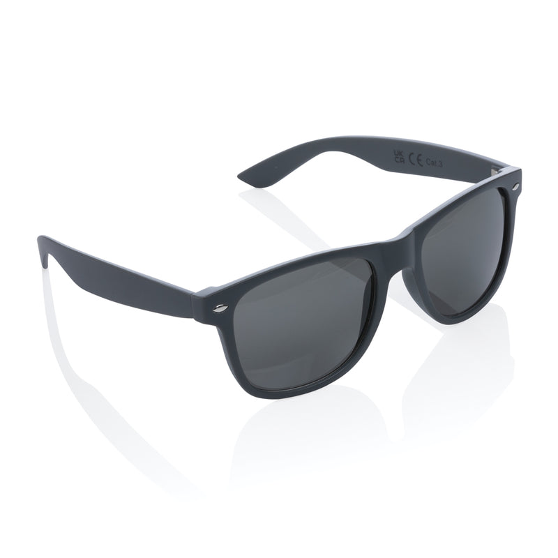 Load image into Gallery viewer, Outdoor sunglasses made from GRS recycled PC plastic by XD Collection, showcasing sleek design and eco-friendly materials.