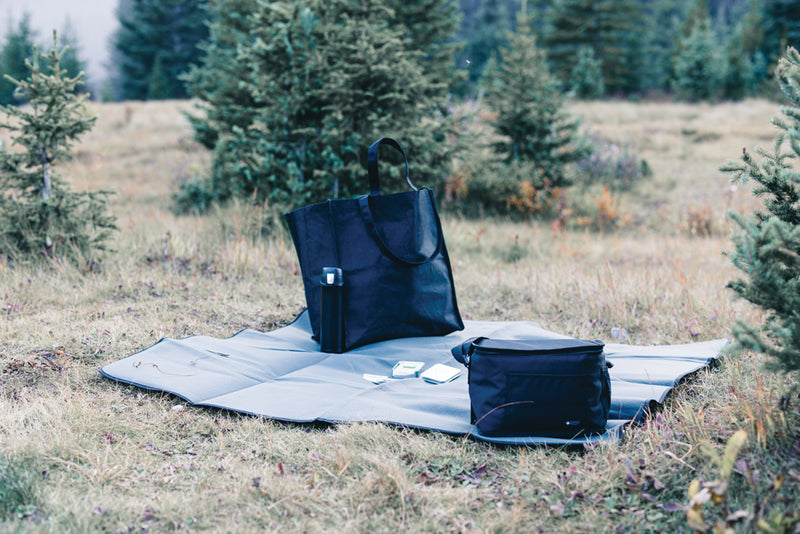 Load image into Gallery viewer, RPET picnic blanket - Custom Wood Designs