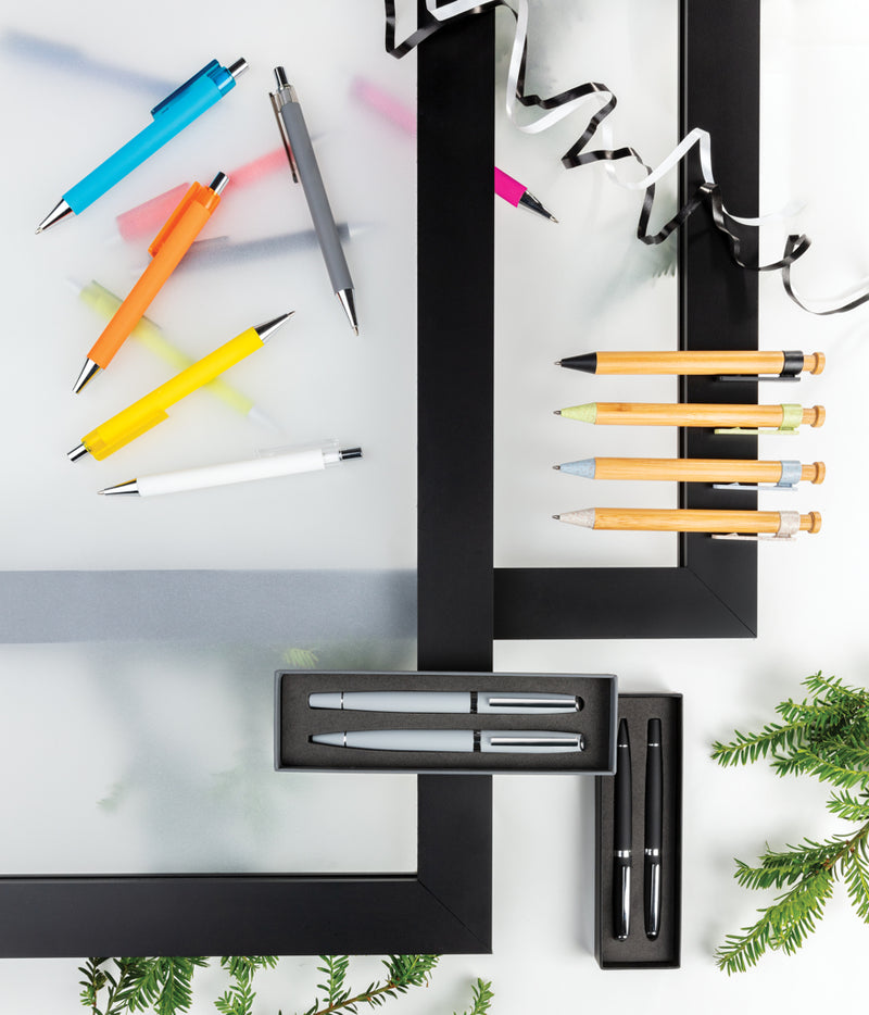 Load image into Gallery viewer, Bamboo pen with wheatstraw clip - Custom Wood Designs