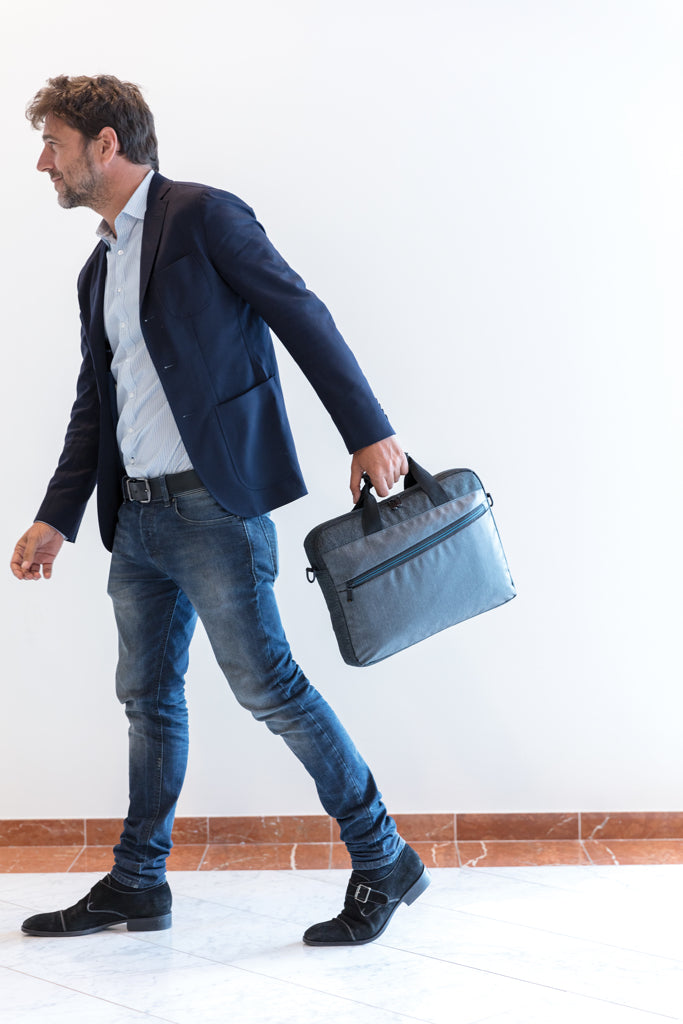 Load image into Gallery viewer, XD Collection 900D PVC-free laptop bag with padded compartment and adjustable strap, ideal for travel and daily use