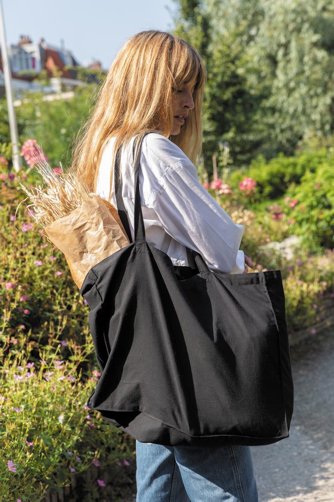 Load image into Gallery viewer, Cotton shopper bag by XD Collection in 145g sturdy fabric, suitable for shopping and travel needs.