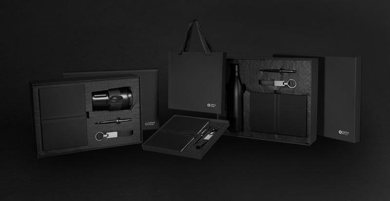 Load image into Gallery viewer, Swiss Peak RCS deluxe business gift set w/ water bottle-Portfolios & Notebooks